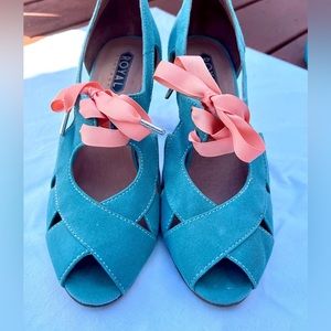 Royal Vintage Cora size 9.5